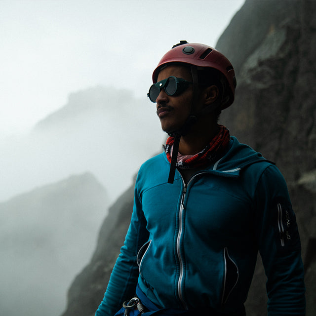 Mountain top climbing goggles