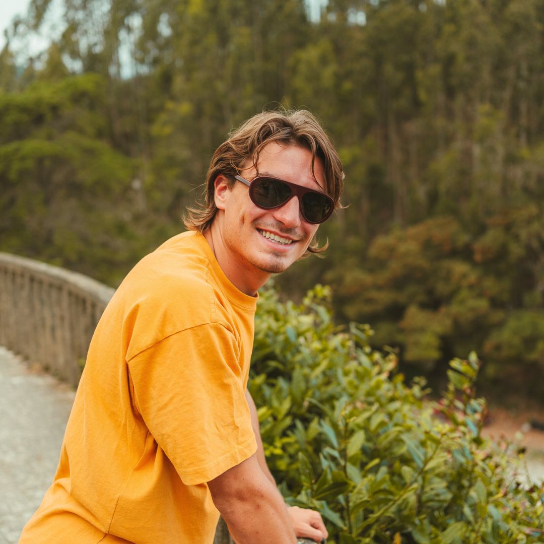 Man wears VALLON Surf Aviators sunglasses