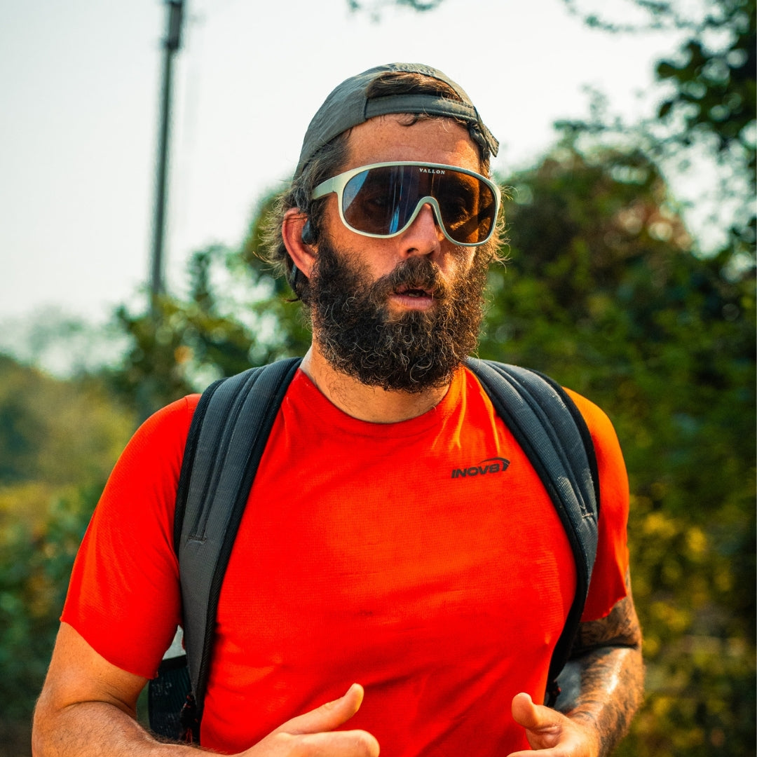 Man wears VALLON Watchtowers sunglasses for trail running