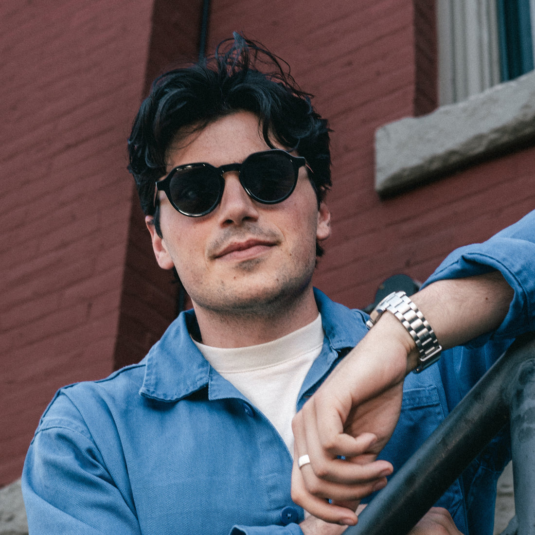 Man wears Arlo sunglasses from VALLON
