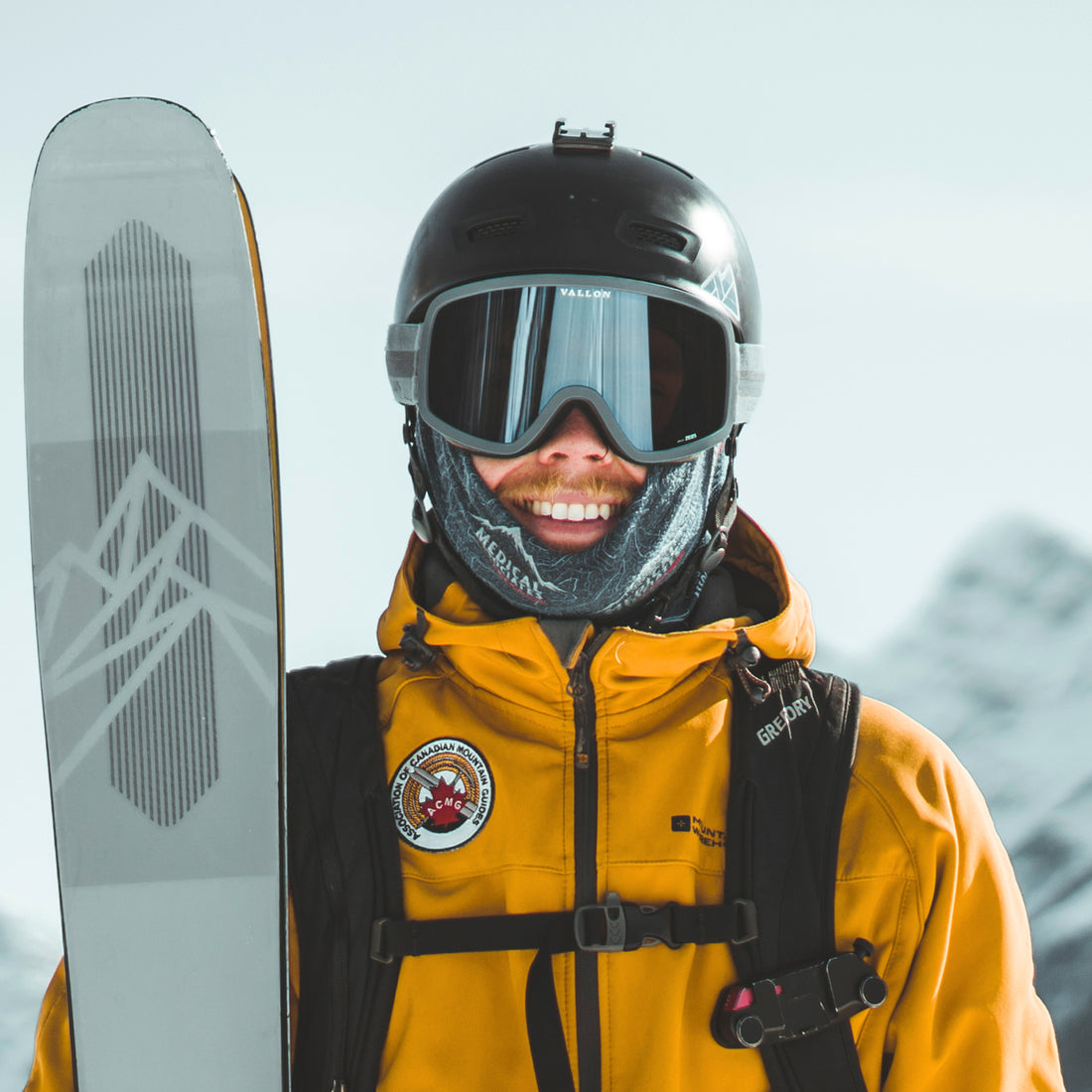 Man wears Stairways retro-inspired ski goggles from VALLON with ZEISS lenses